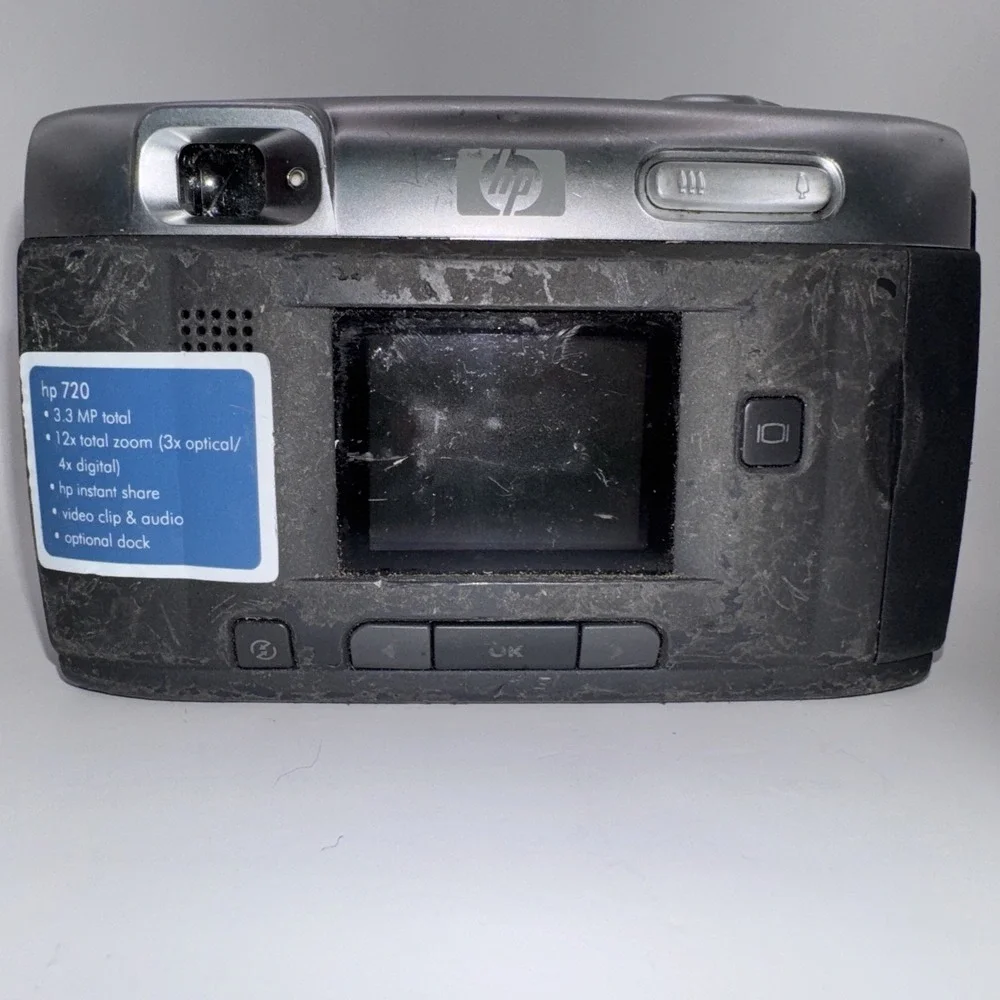 HP Photosmart 720 Digital Camera, 3.3MP 12x Optical Zoom Untested